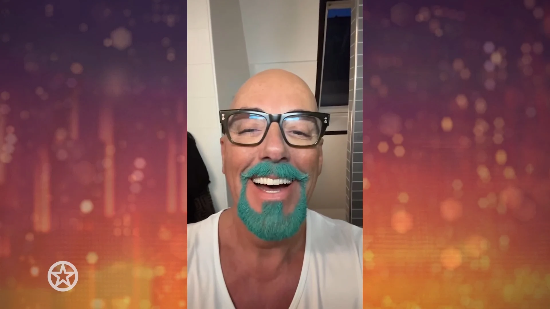 Maik de Boer verft zijn baard in opvallende kleur