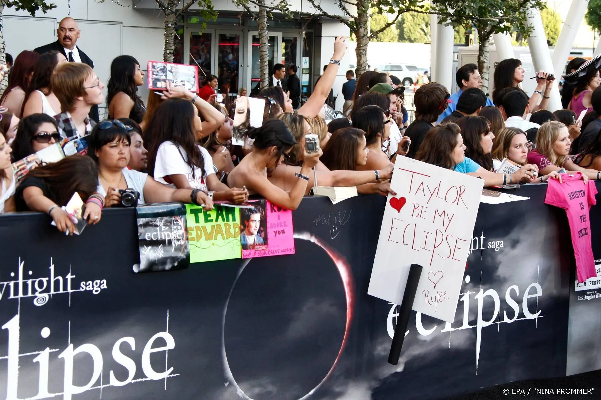 Schrijfster wil nog twee Twilight-boeken uitbrengen