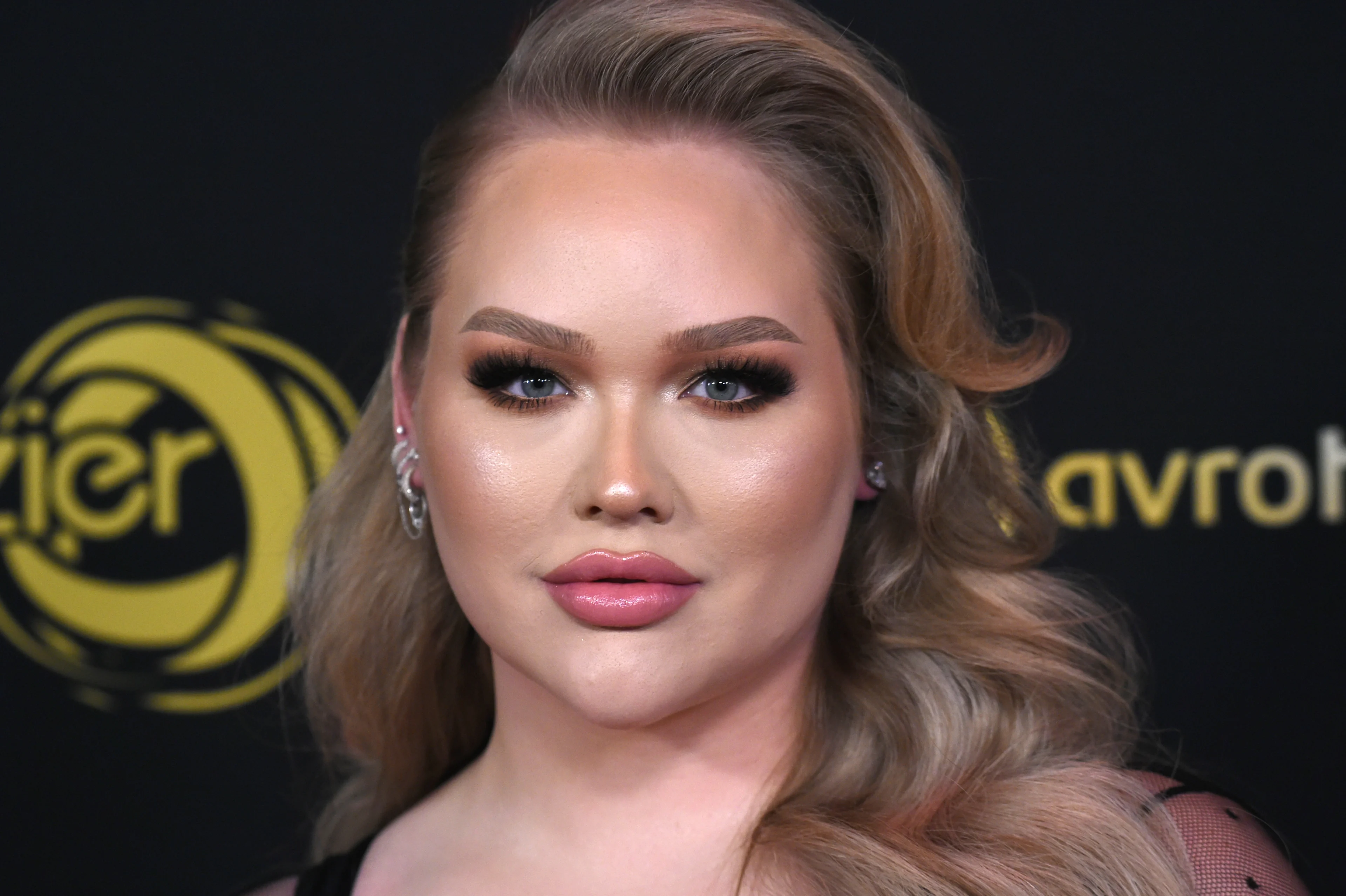 Hierom voelt NikkieTutorials zich schuldig tegenover verloofde