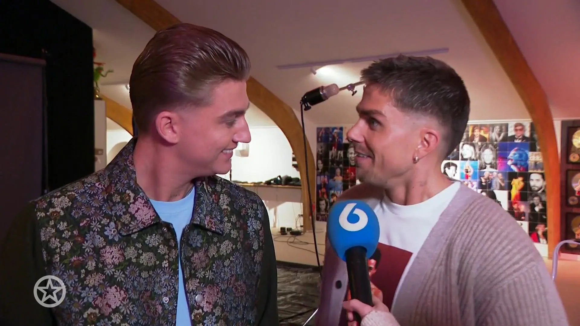 André Hazes en Mart Hoogkamer onder de koeienpis: 'Nooit meer'