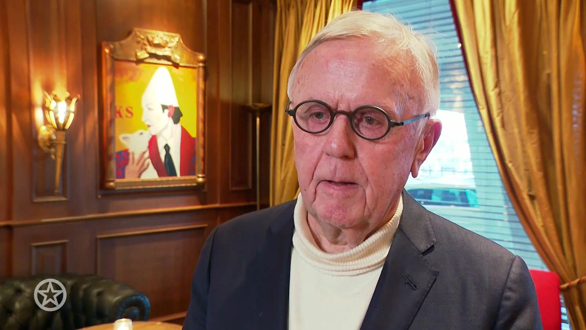 Is dit de nieuwe jonge vriendin van Harry Mens?