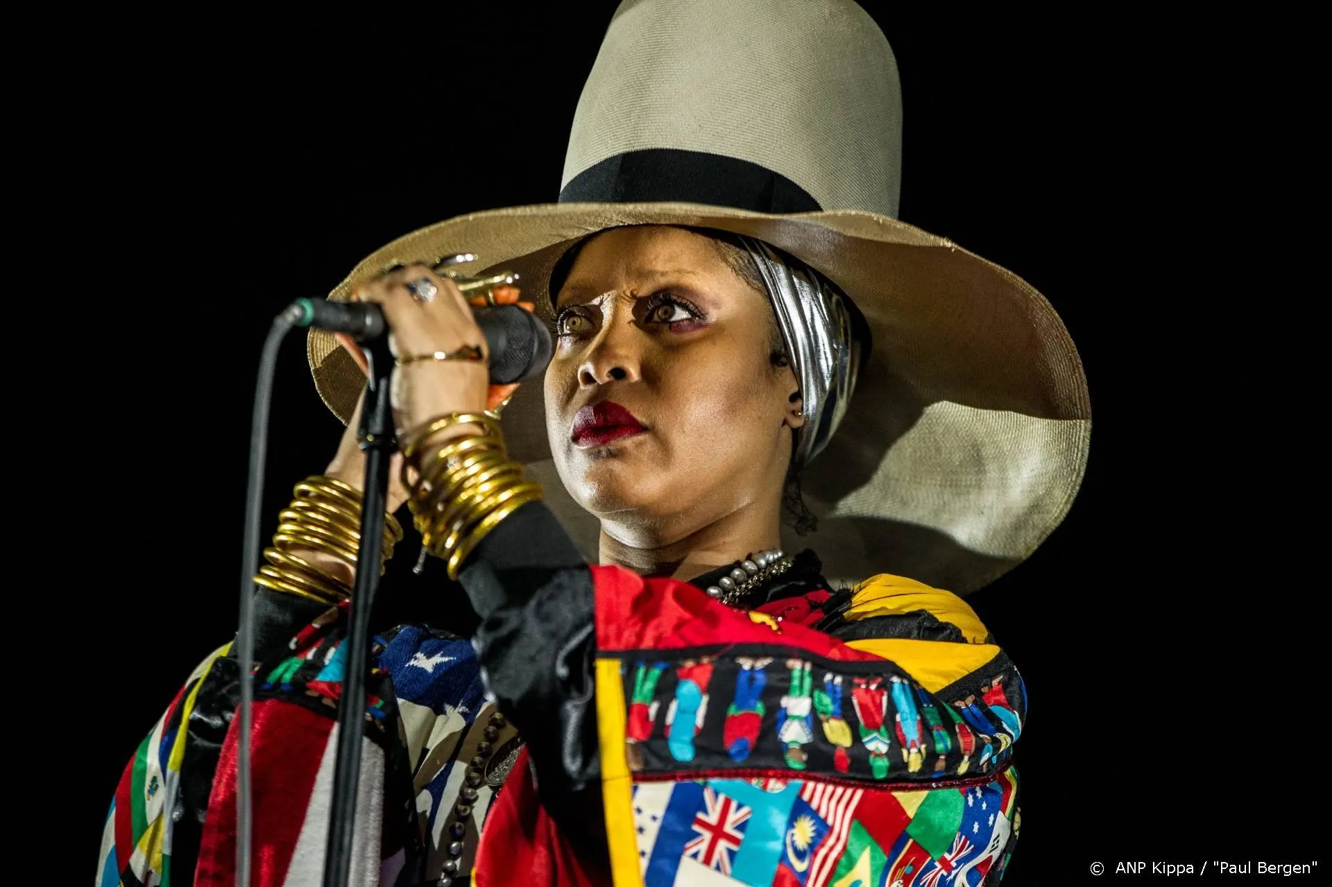 Erykah Badu doula bij bevalling Teyana Taylor