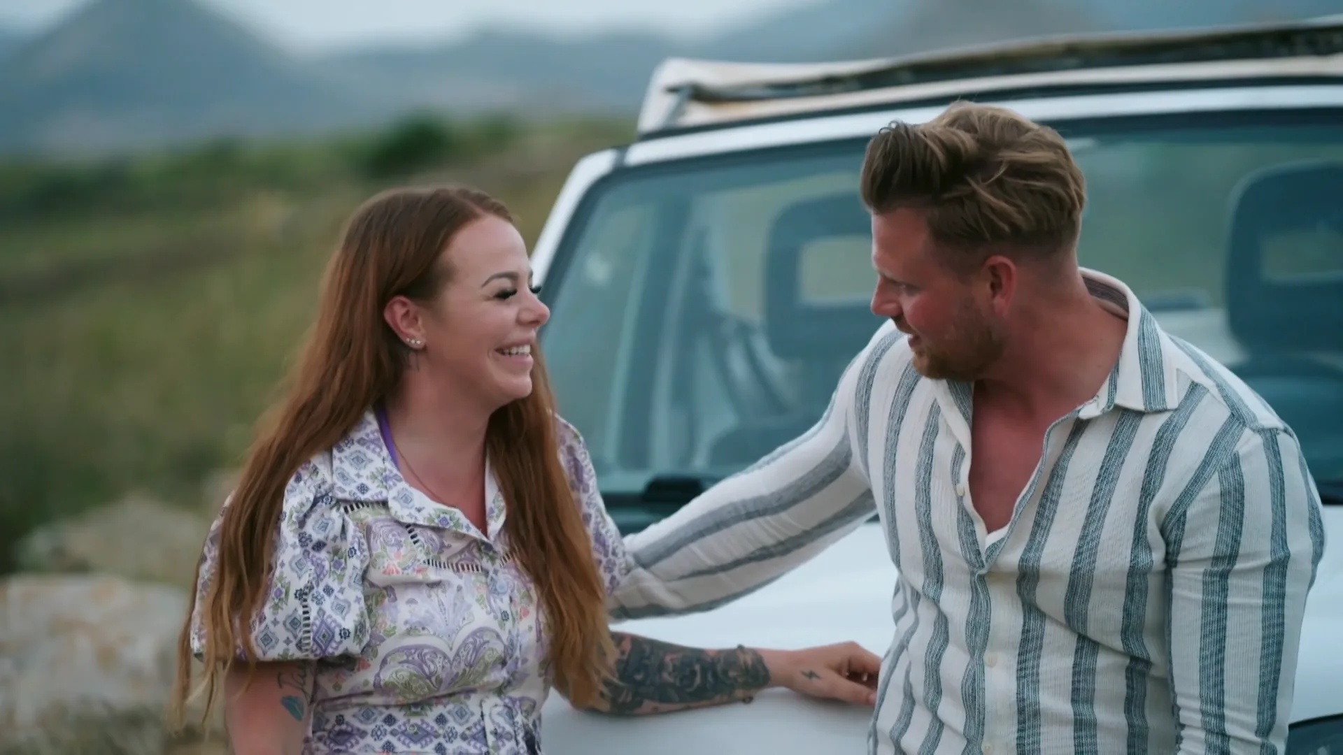 Zien: Romantische Ik ga op reis en neem mee-date valt in het water