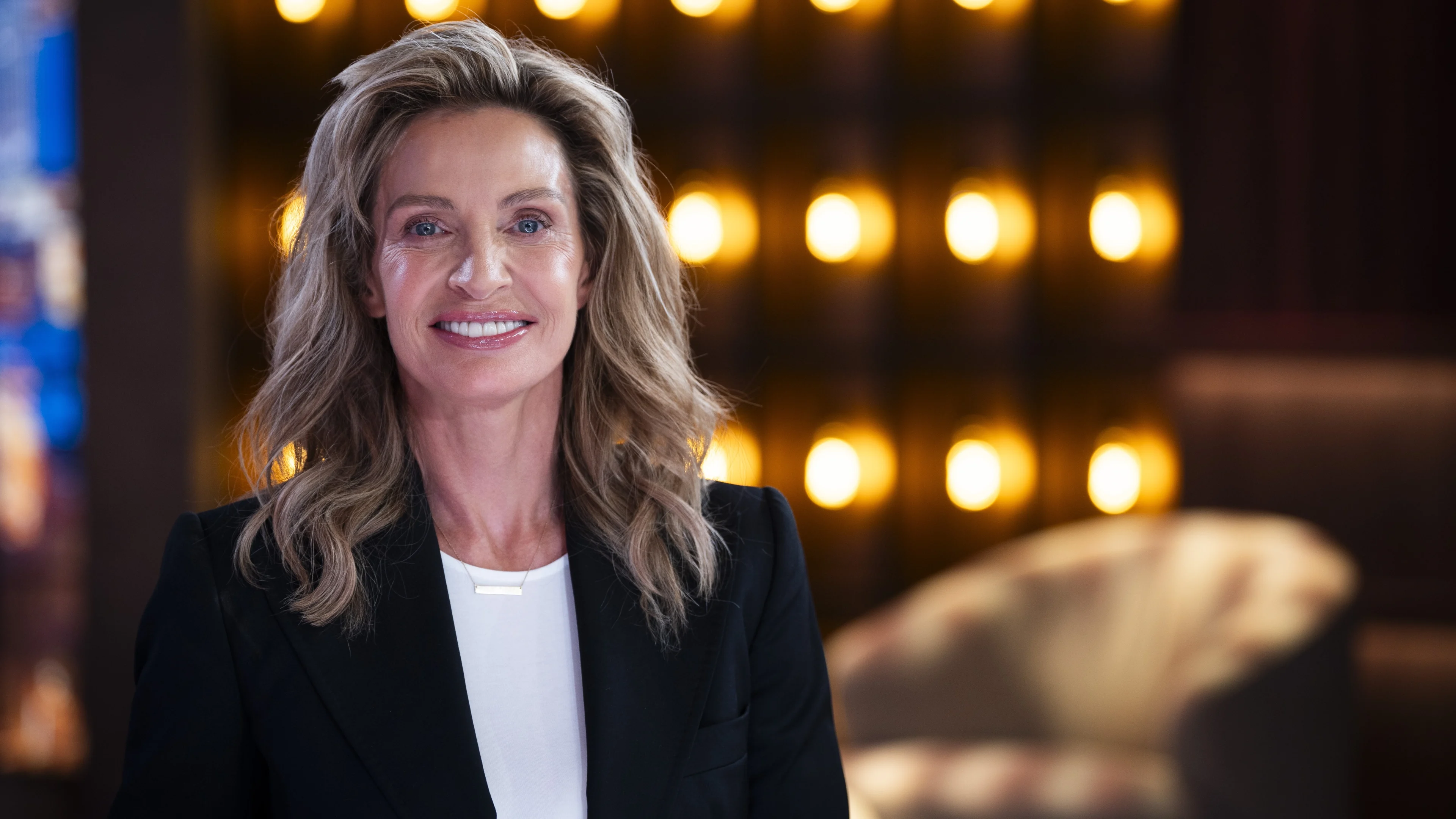 Felle kritiek op 'demonstreren' vermomming Astrid Holleeder