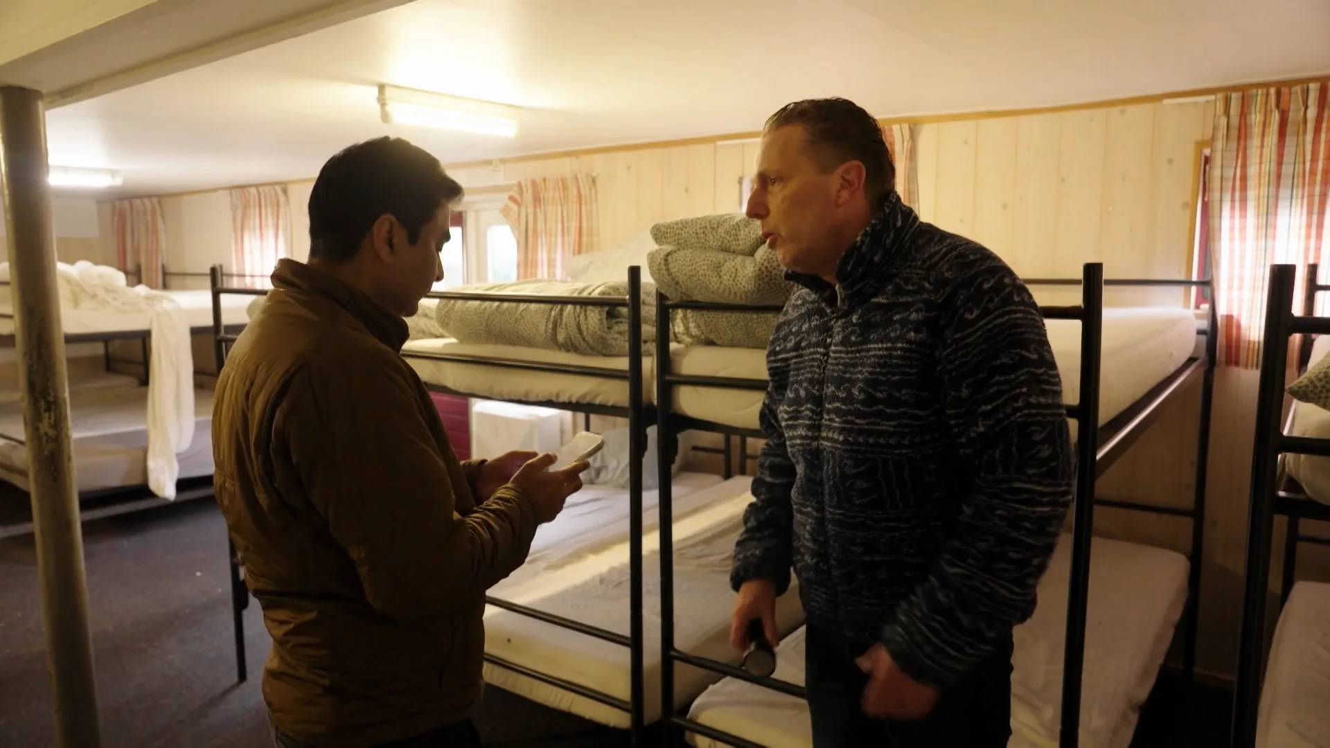 Rob Geus ontdekt horror camping: "Vieze, gore bende!"