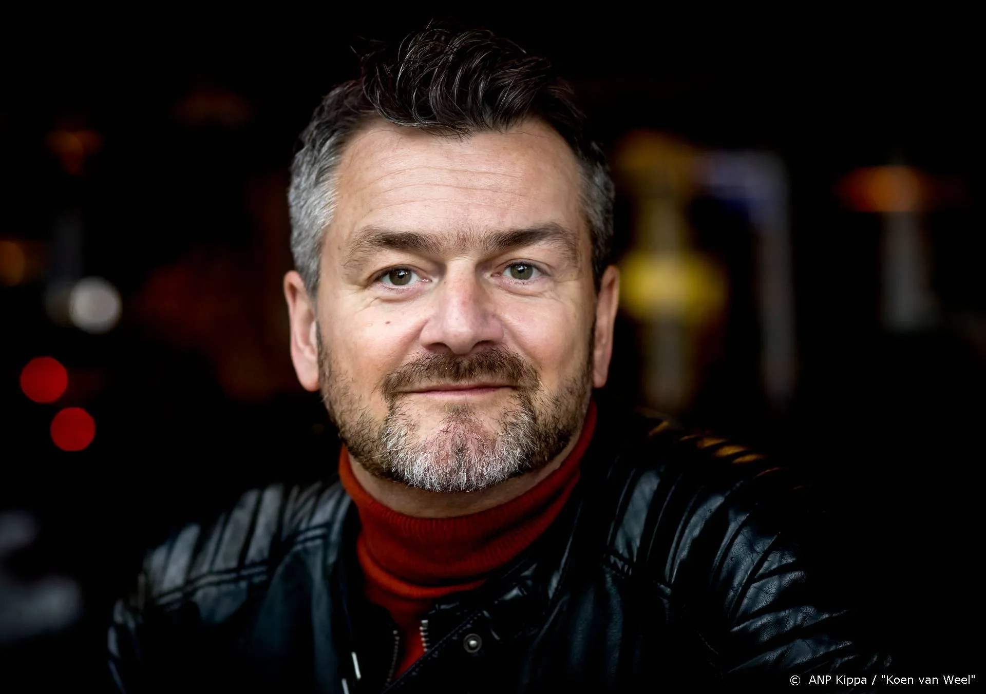 Kasper van Kooten gaat optreden in vliegtuig