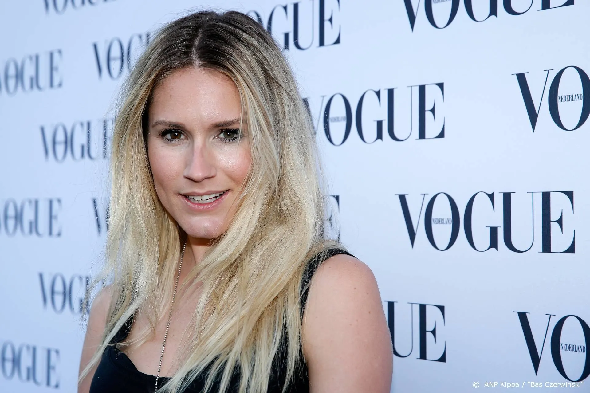 Nikkie Plessen stort deel noodsteun voor haar bedrijven terug