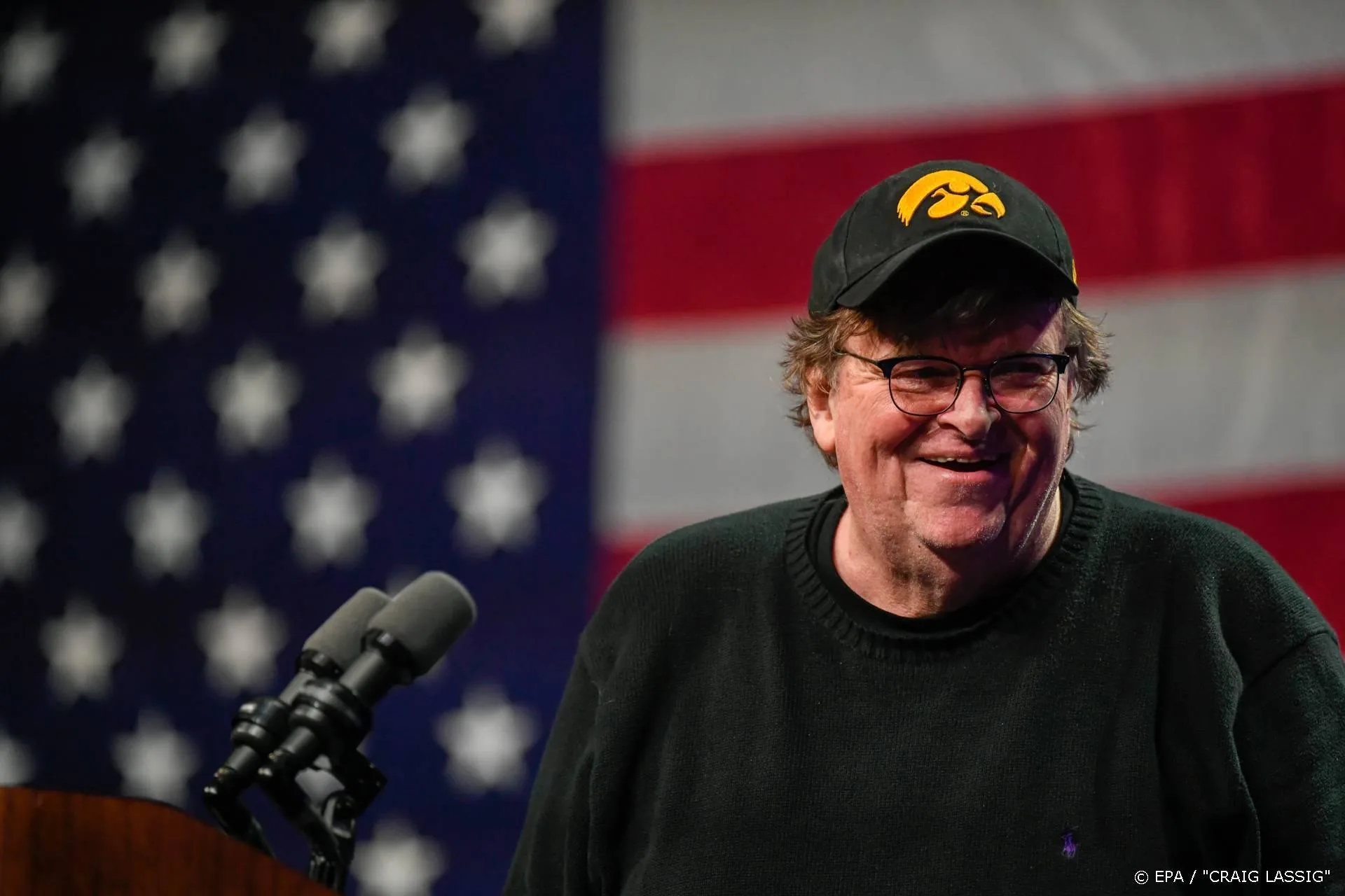 Michael Moore zet milieudocu online