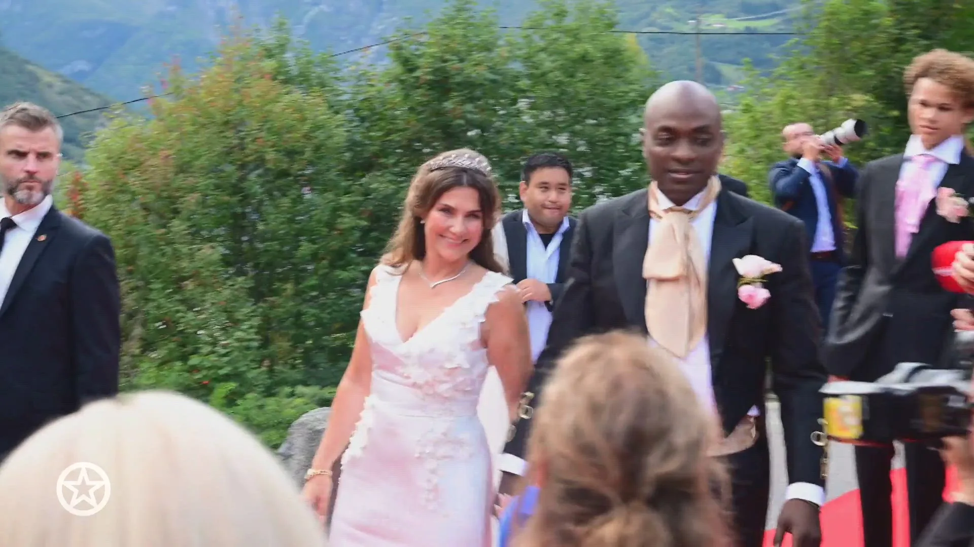 Märtha Louise en Durek Verrett zijn getrouwd