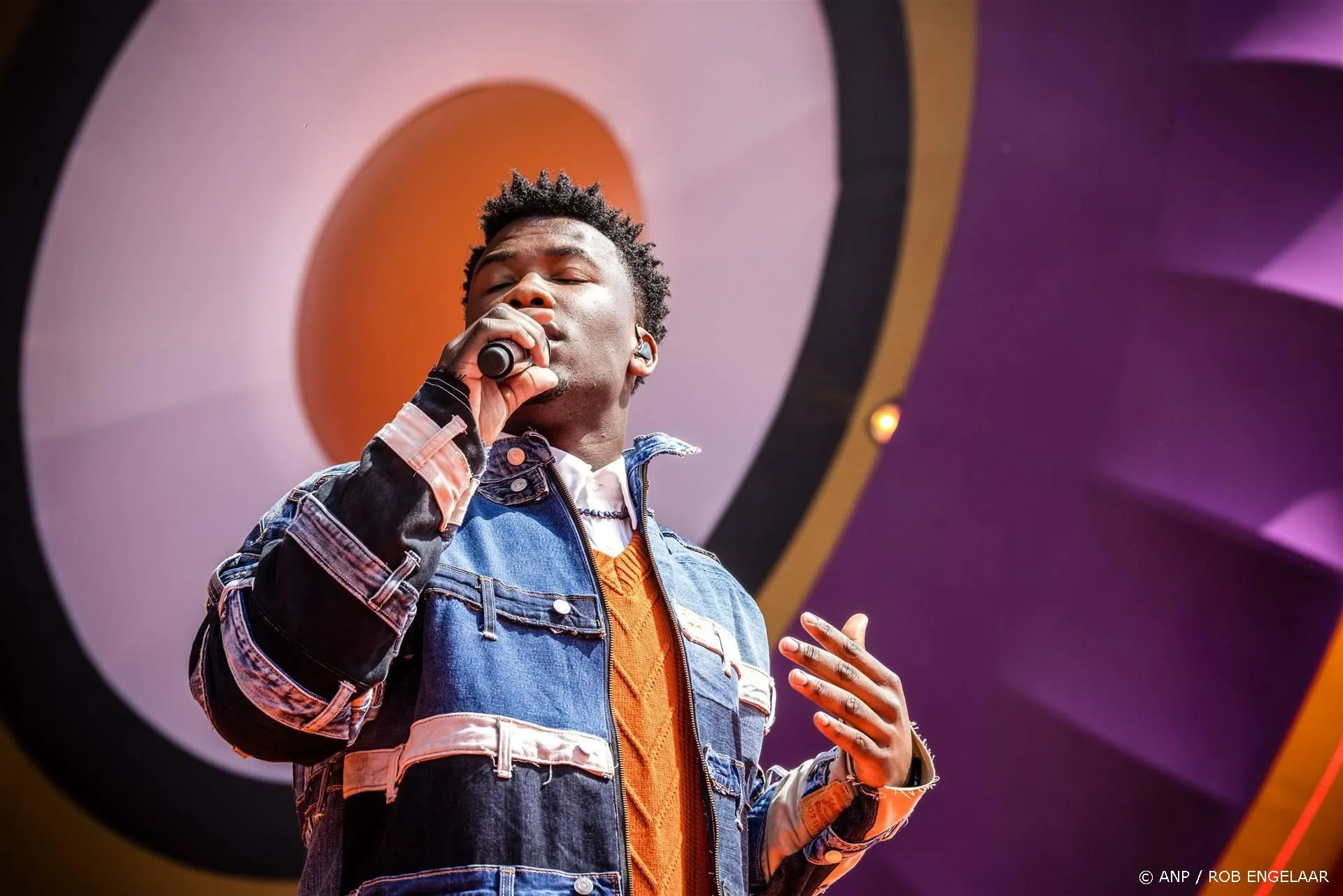 Strikte regel voor Claude bij Songfestival