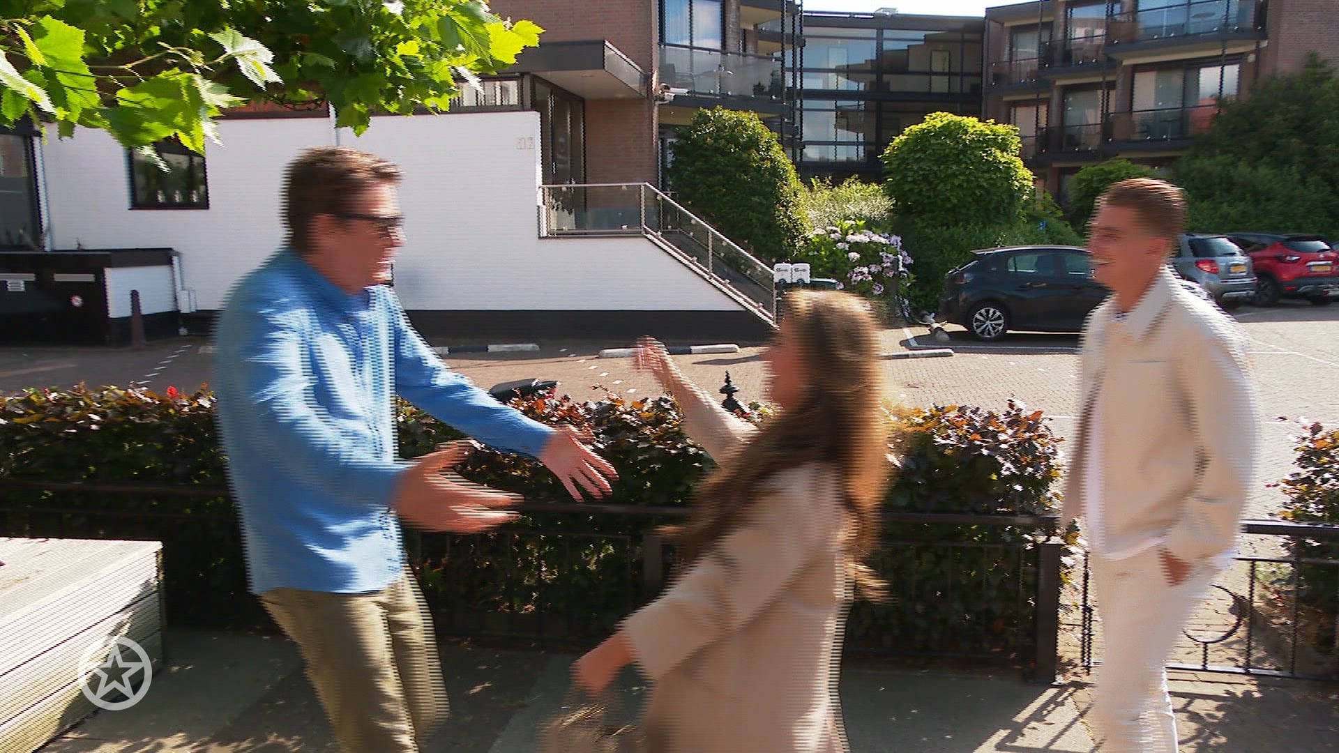 Overzicht bekendmaking gezinsuitbreiding Mart en Jennifer