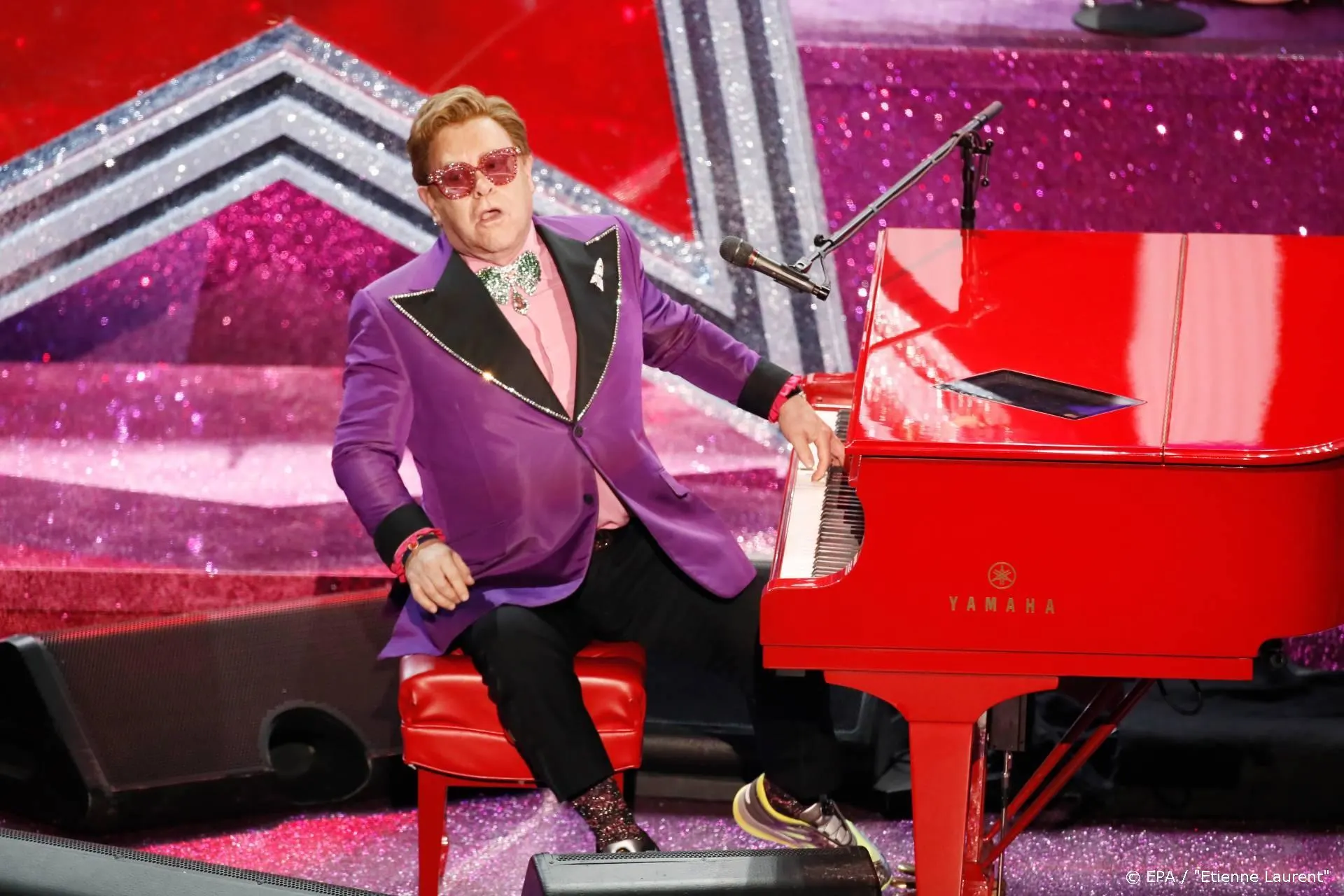 Elton John in eigen land geëerd met speciale munt