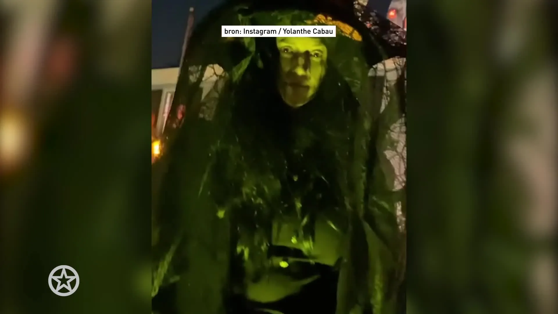 Yolanthe in pikante outfit tijdens Halloween
