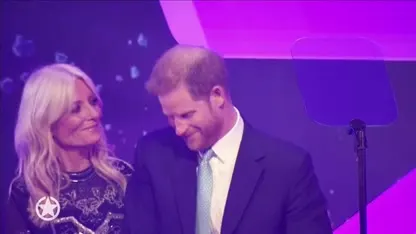 Prins Harry schiet vol tijdens speech op awardshow