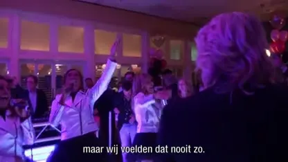 Patty treedt op met ex-Dolly Dots: Esther en Anita