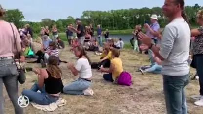 Douwe Bob geeft toch concert op Terschelling, politie grijpt in
