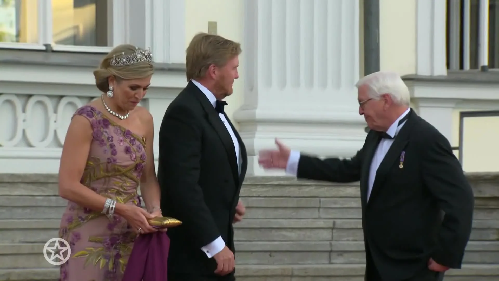 OMG: Stralende Máxima bij galadiner in Berlijn