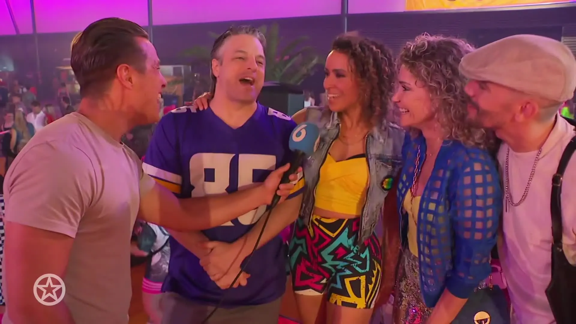 Foute Party van Qmusic met hoogzwangere Marieke