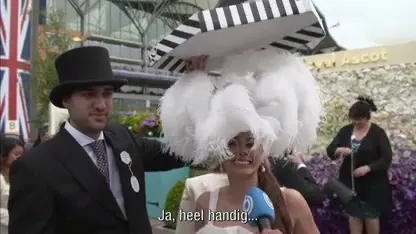 Koningspaar in ‘Royal Procession’ met Queen