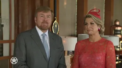 Koningspaar lacht om kriebelige baard Willem-Alexander