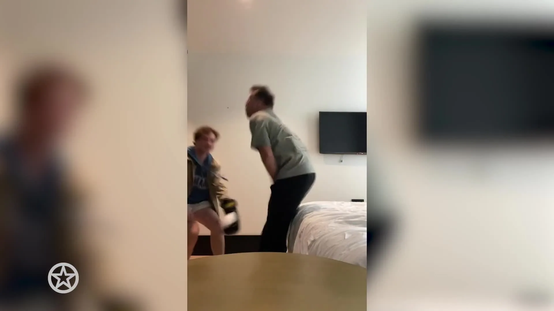 Dan Karaty speelt vechtscène na op TikTok