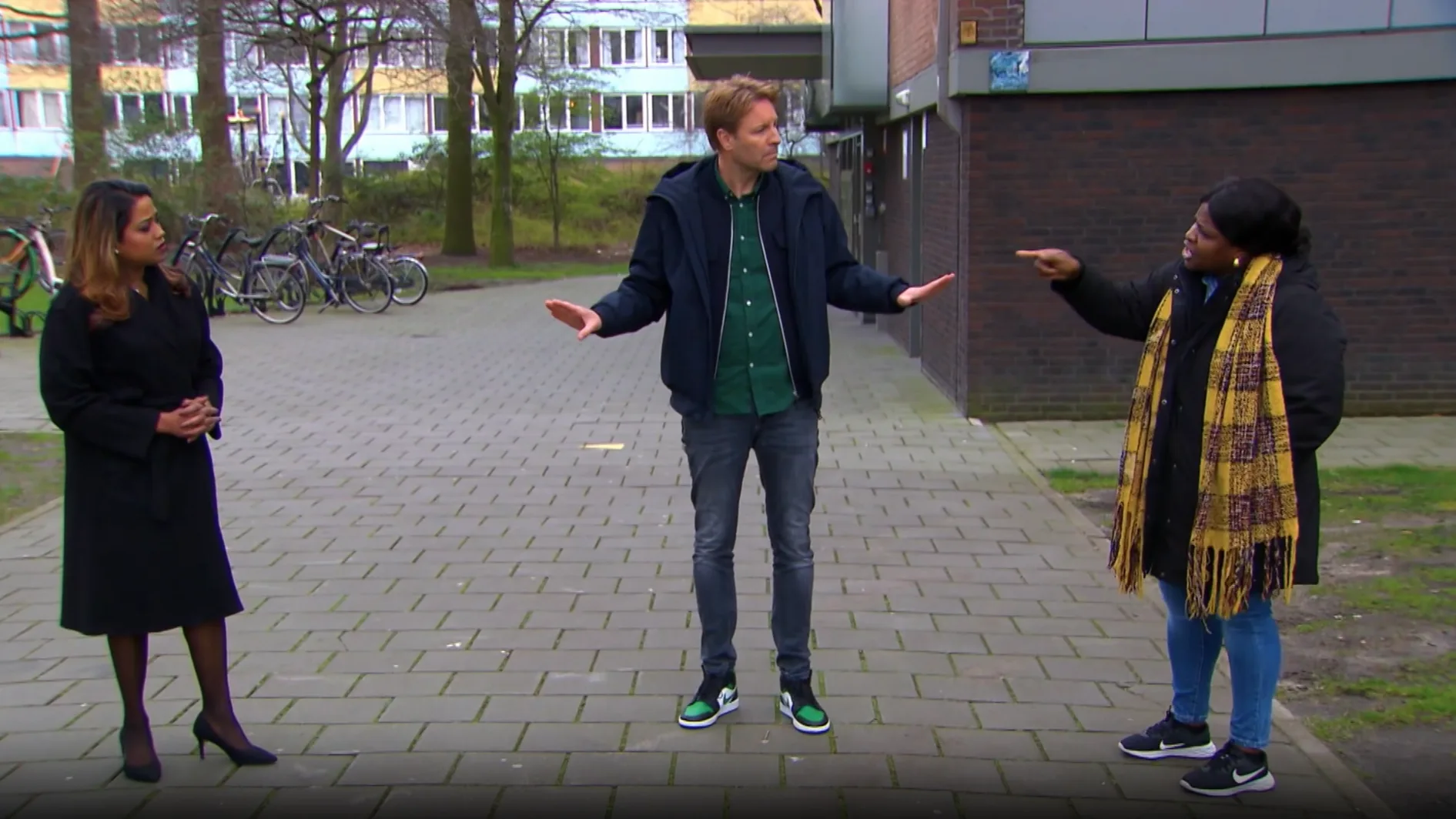 ZIEN: Geluidsoverlast burenruzie MFVDU escaleert: 'Sla tanden uit je bek'