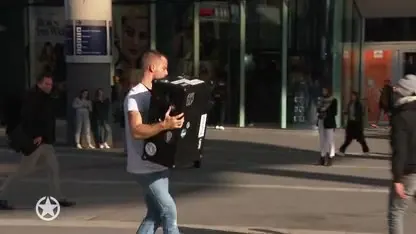 Jim Bakkum uit de kleren voor campagne