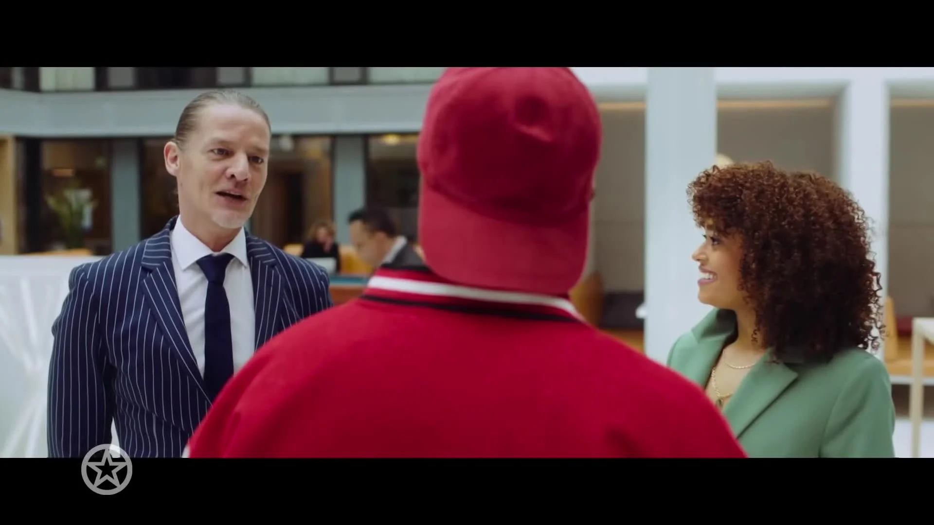 Jandino en de cast mochten voor de Bon Bini films de 2 miljoenste bezoeker ontvangen