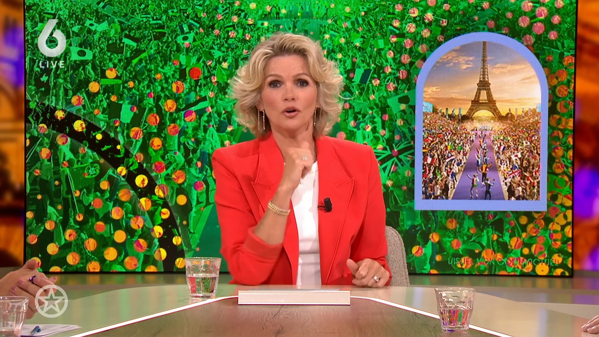 Tom Cruise doet stunt bij sluitingsceremonie Spelen