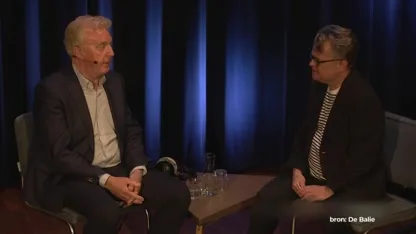 André van Duin doet opmerkelijk boekje open over familie