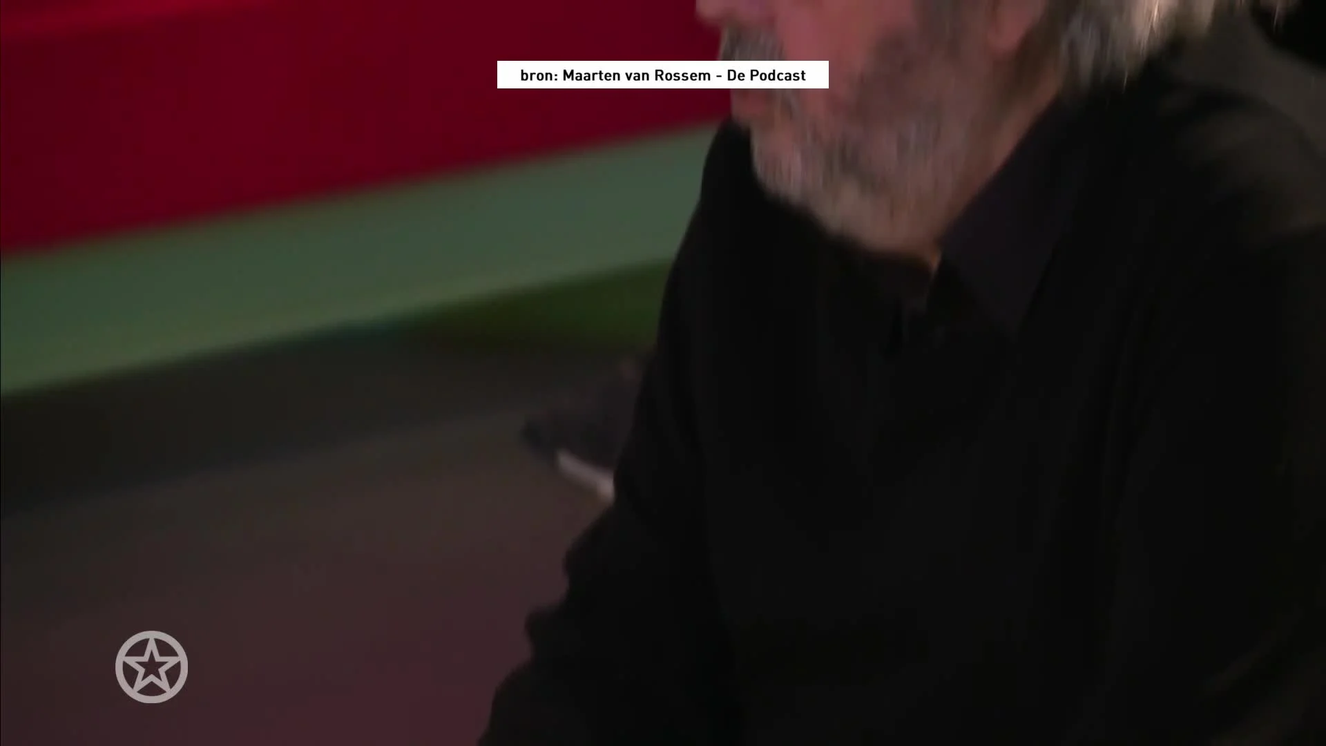 Maarten van Rossem aangevallen