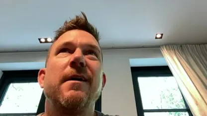 Johnny de Mol over thuisquarantaine