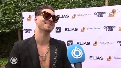 WAT!? EOTB-Elias blijkt te kunnen zingen!