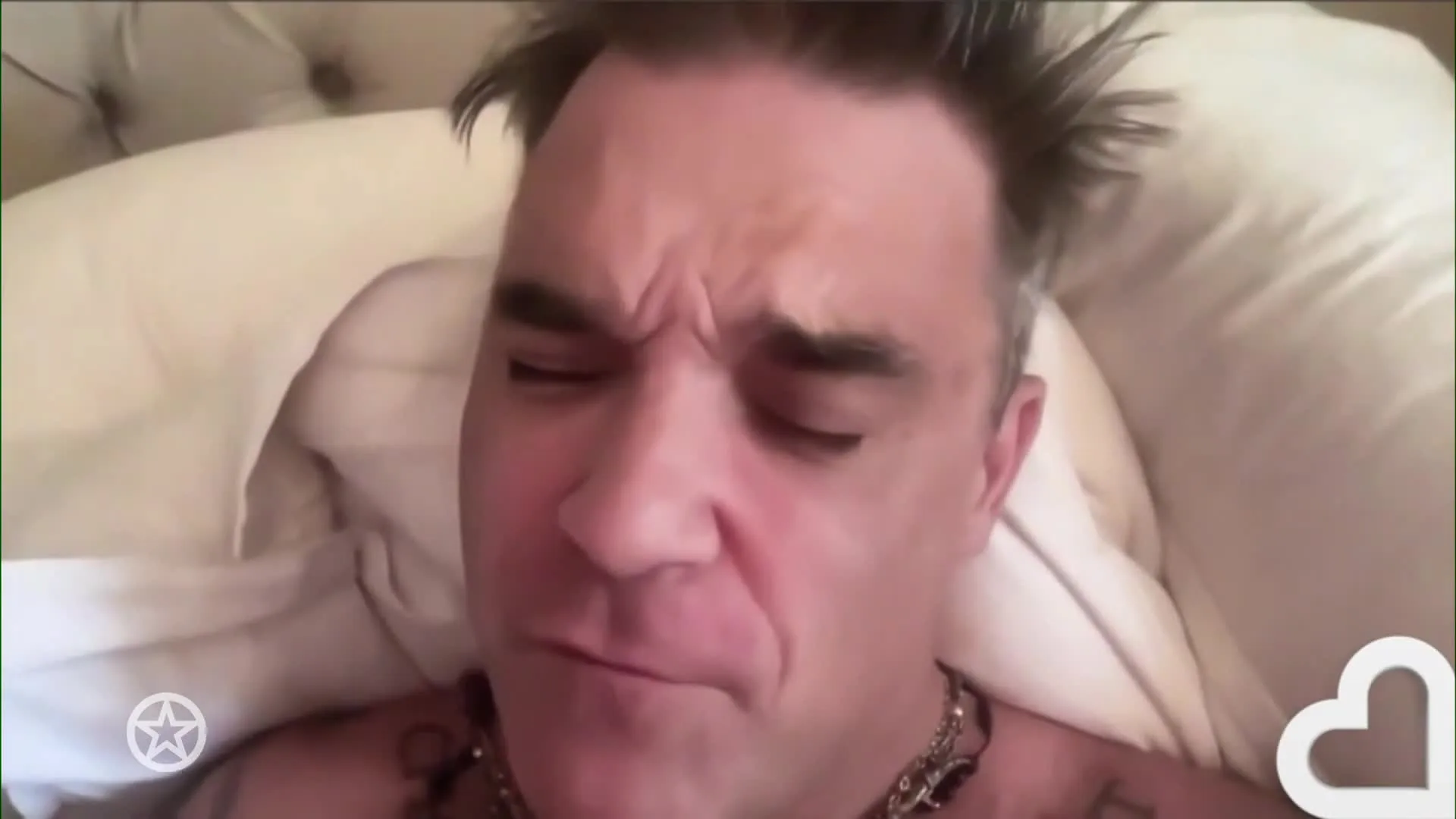 Robbie Williams poedelnaakt in interview