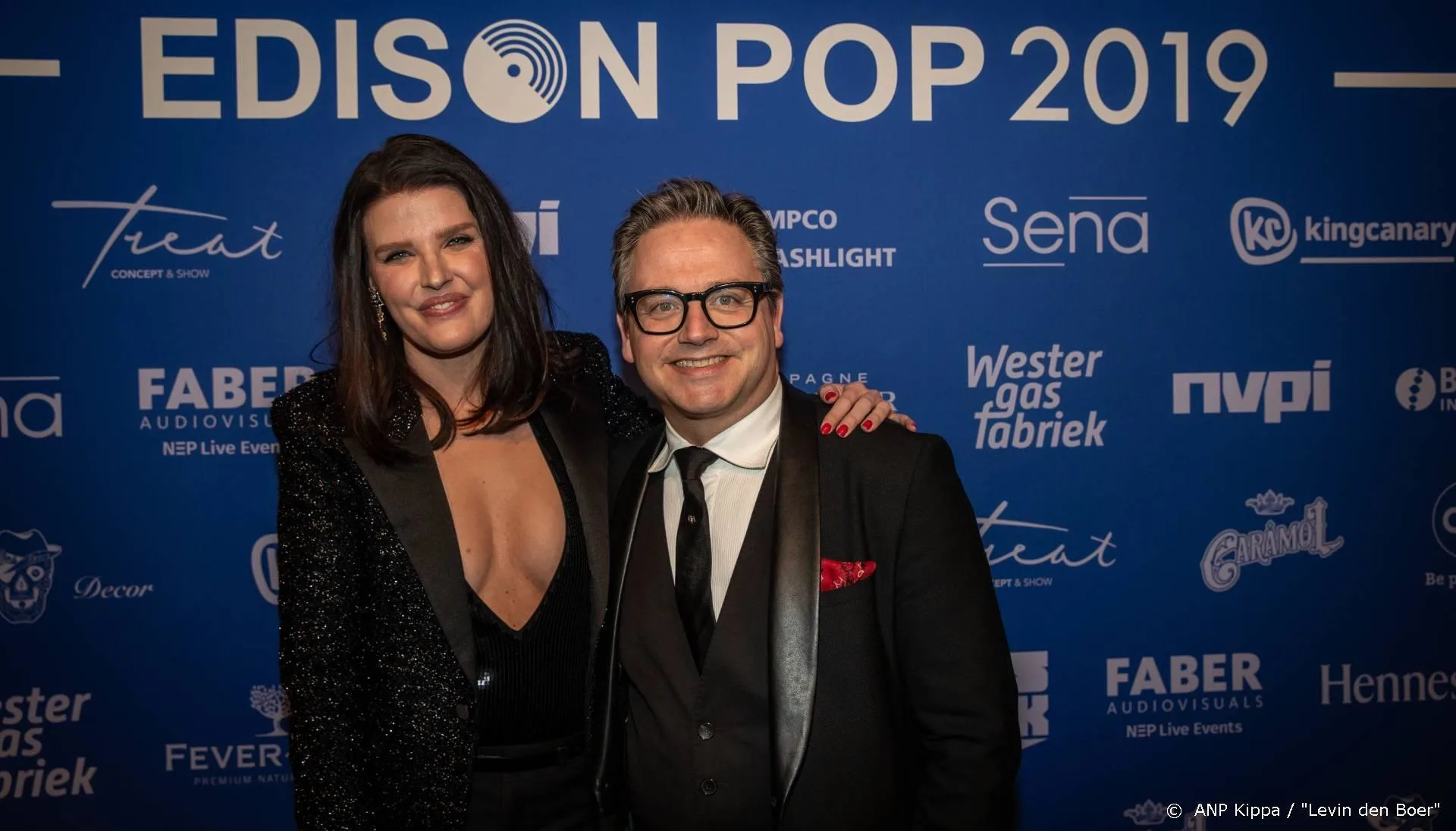 Guus Meeuwis zet streep door bruiloft