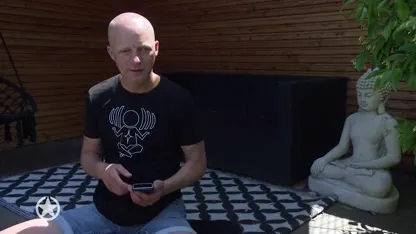 Charly Lownoise geïnspireerd door muziek Dalai Lama