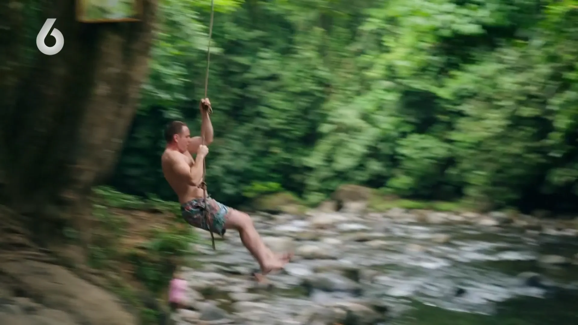 Diana gaat op avontuurlijke date in Costa Rica