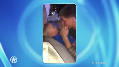 Oeps, houdt de kleine André Jr. meer van zijn mama?