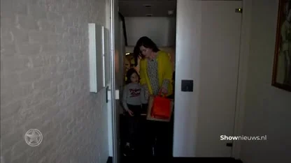 Kim-Lian geniet vanaf de eerste rij van Dierendorpje-toneelstuk