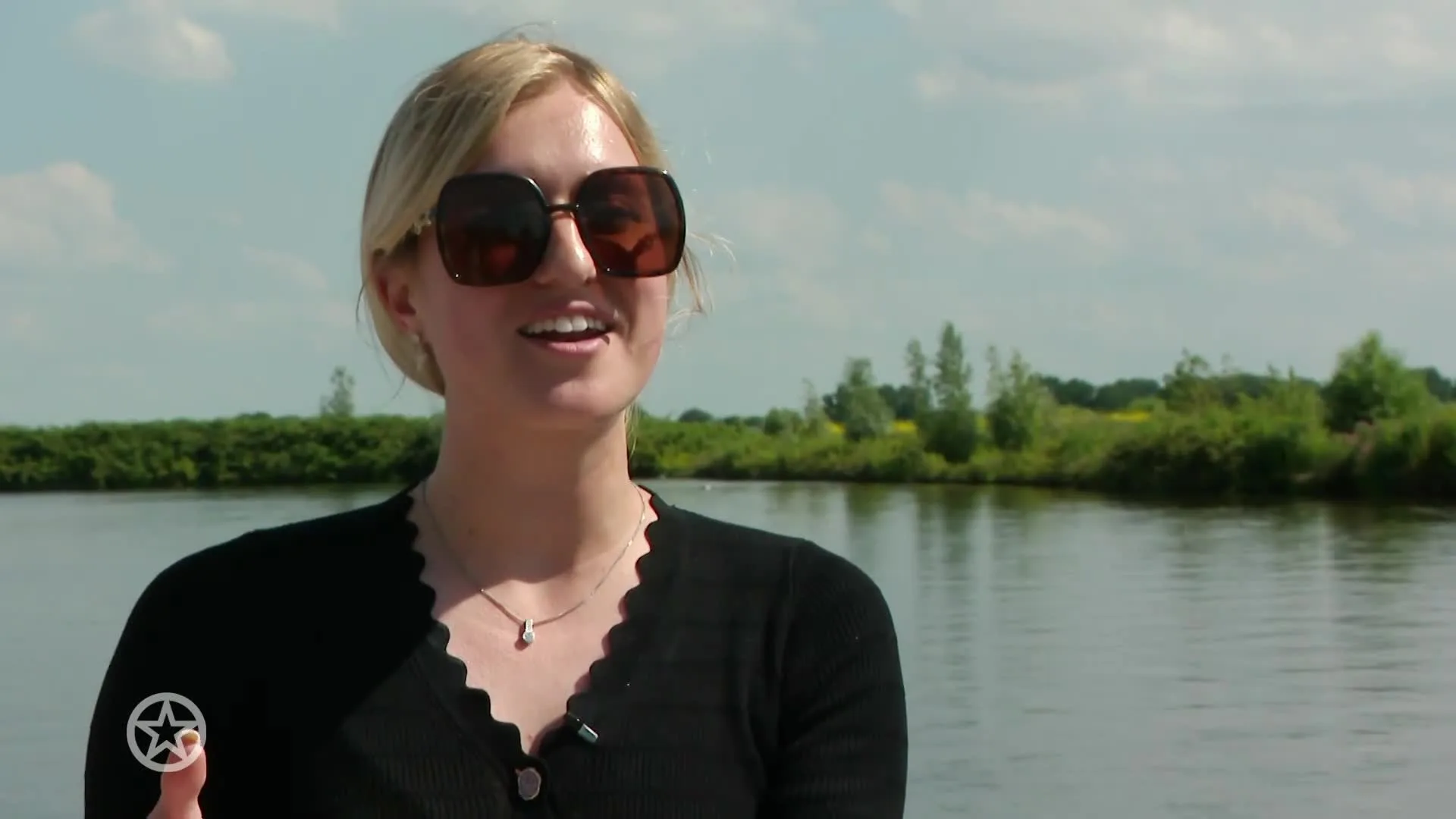 Britt Dekker apetrots na fantastisch nieuws