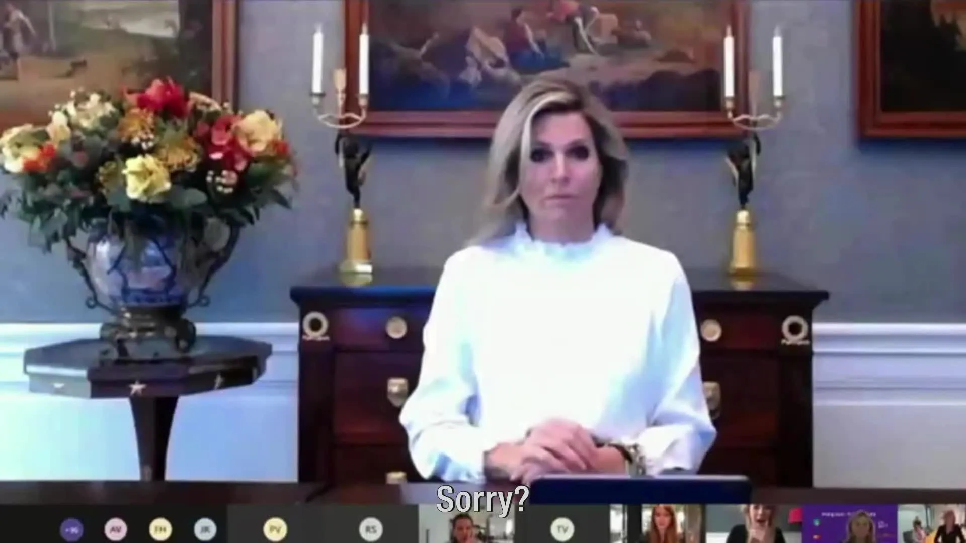 ZIEN: Videogesprek met koningin Máxima gaat faliekant mis