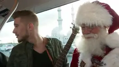 House of Talent Bram zingt kersthit... in kersttram... met kerstman!