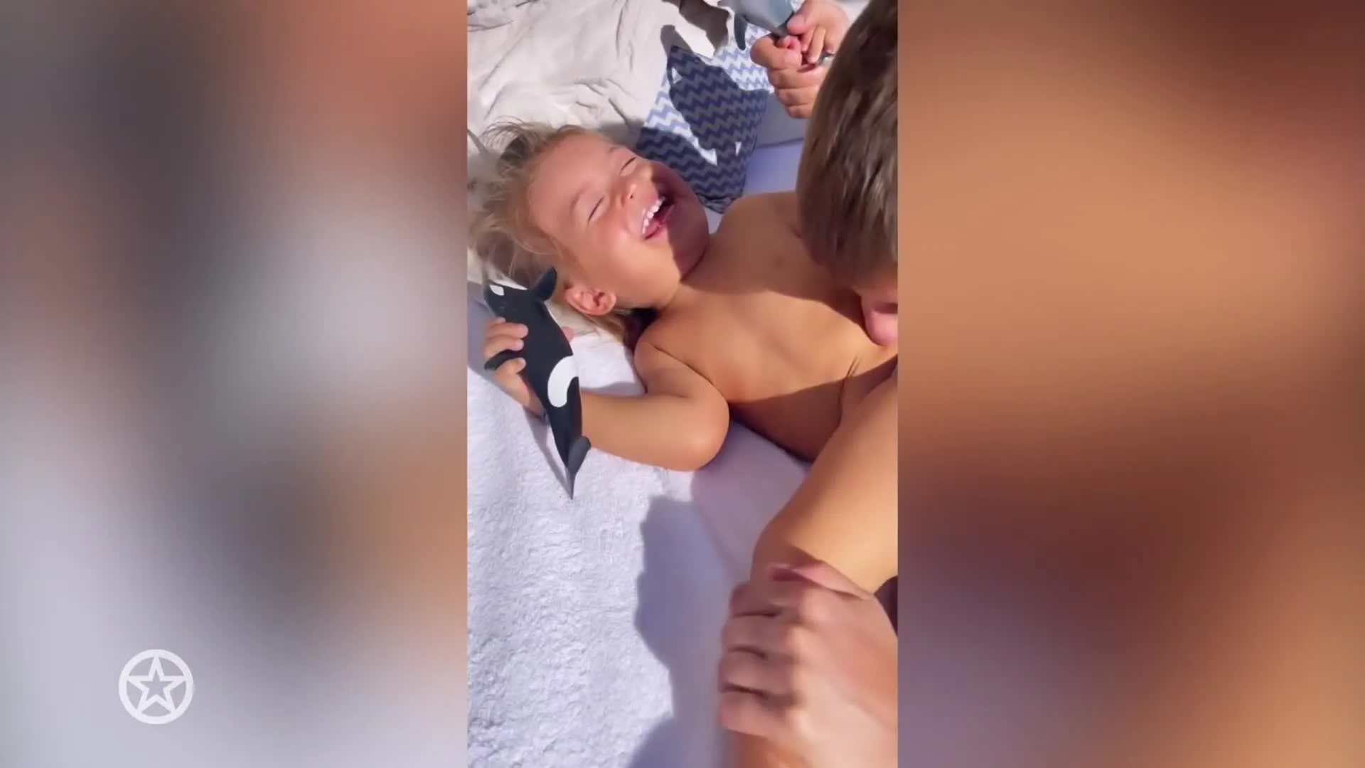 ZIEN: Jaimie Vaes deelt schattig filmpje van Lío en Lil' Kleine