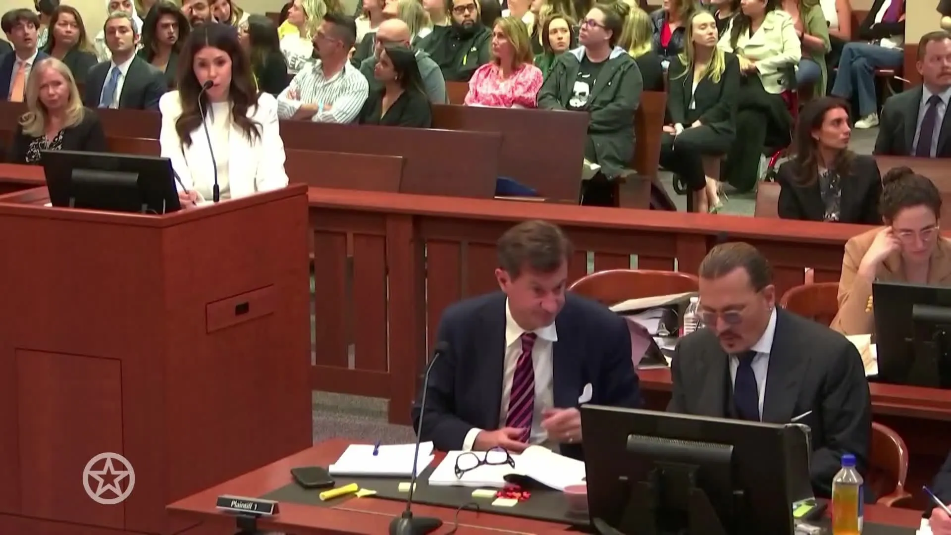 Johnny Depps advocaat Camille Vasquez nu wereldsterP.mov