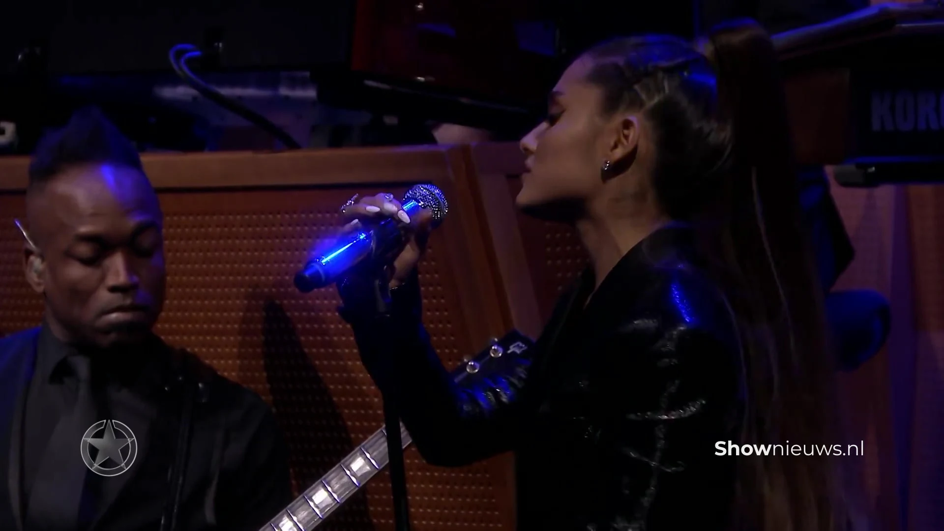 Ariana Grande in tranen bij ode aan Aretha