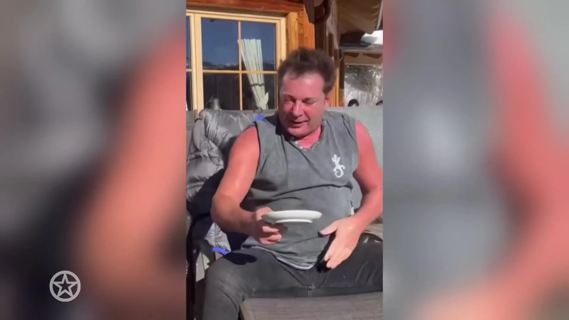 Gerard Joling gaat onderuit op wintersport