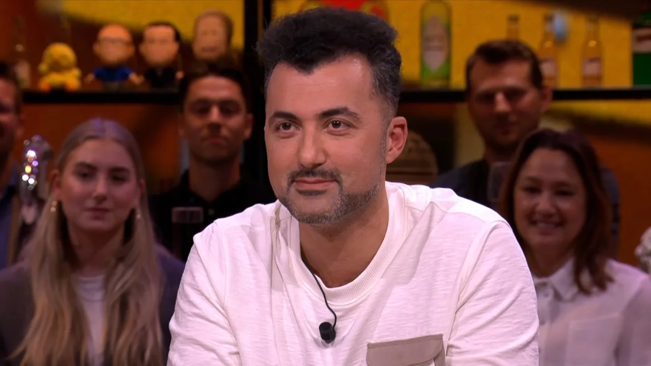 Eus imiteert Johan tot in de perfectie: 'Bedeen!'