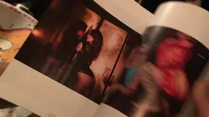 Abbey Hoes sexy op cover JFK