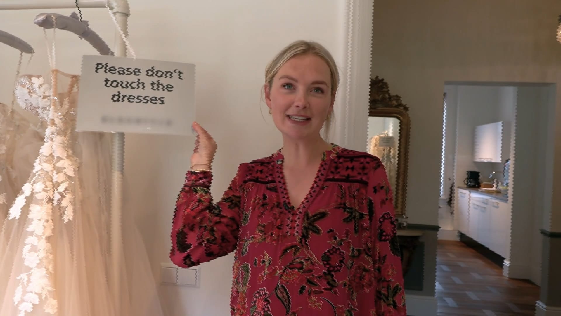 Tijd voor Maxime om de BRUIDSKLEDING te passen