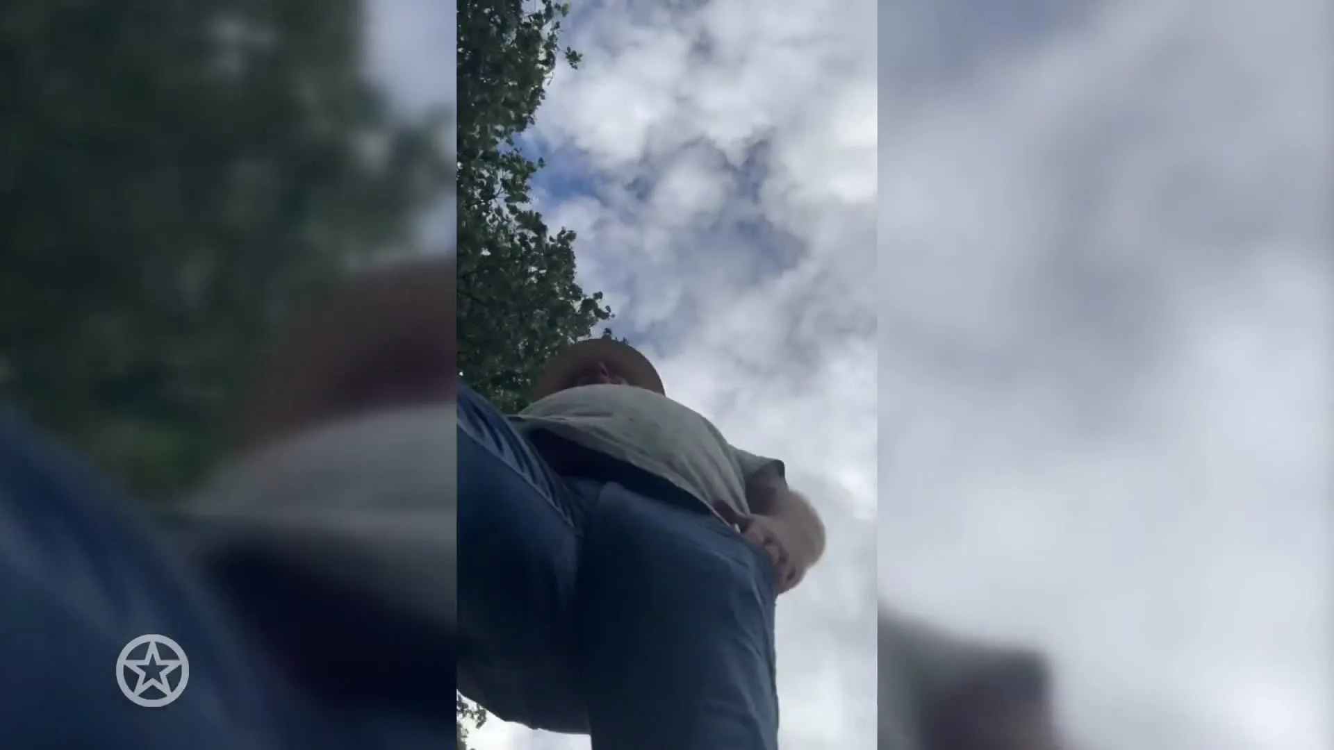 Bram Krikke aan de wandel met Peter Gillis